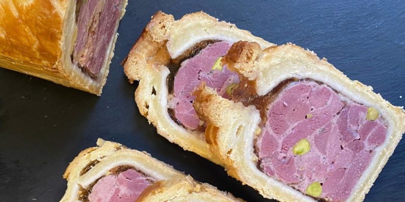 Pâté en croûte de gibier traditionnel aux éclats de pistache