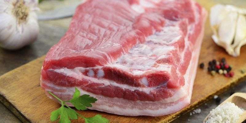Poitrine de Porc sans os viande fraîche